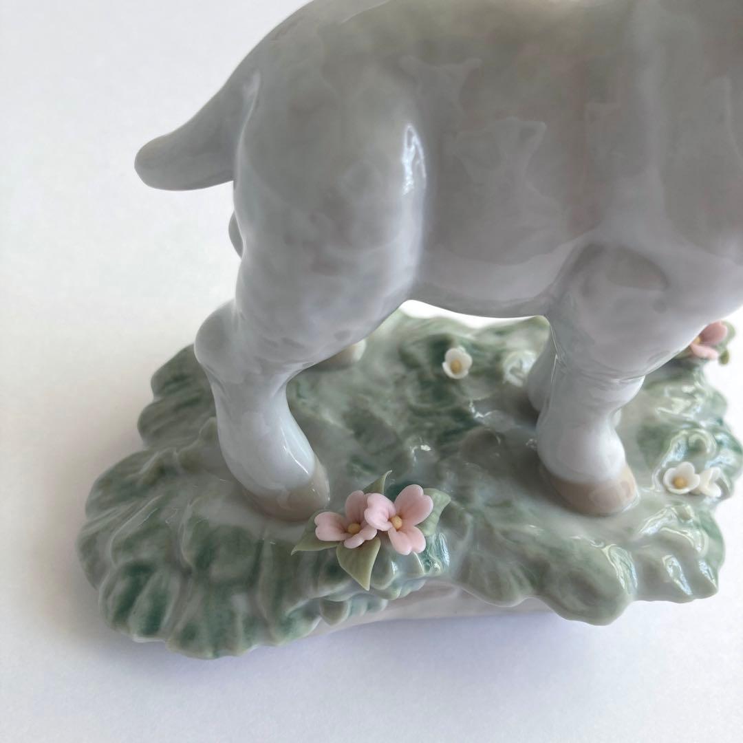 リヤドロ　仔羊　動物　フィギュア　フィギュリン　人形　置物　陶器　インテリア小物