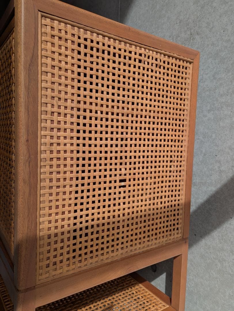 上質デザインの輸入木製 籐 キャビネット 海外品 希少