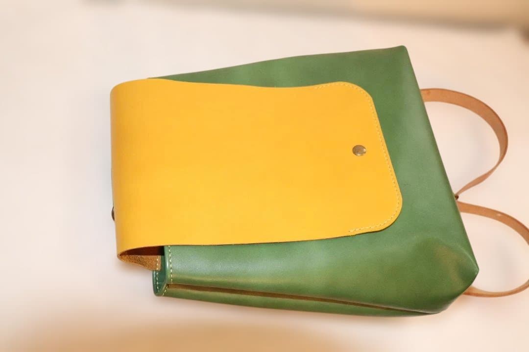 R8 1011　リュックサック