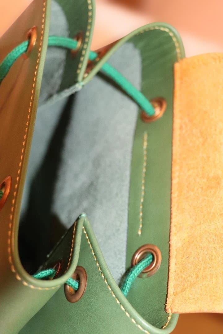 R8 1011　リュックサック