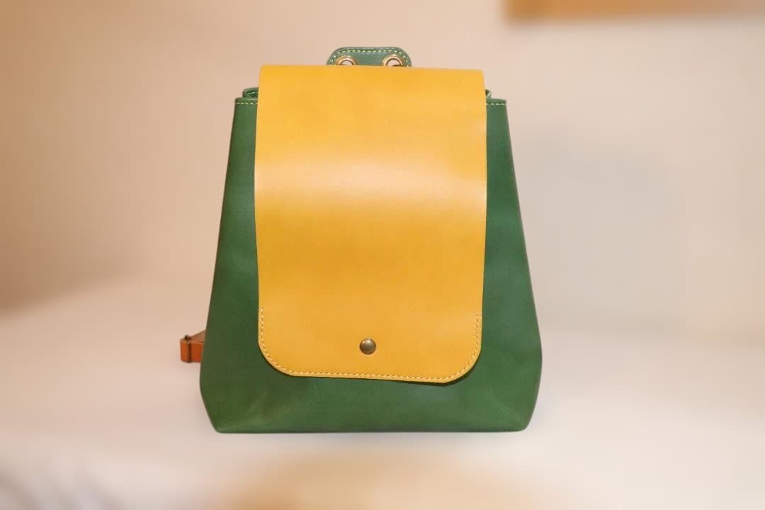 R8 1011　リュックサック