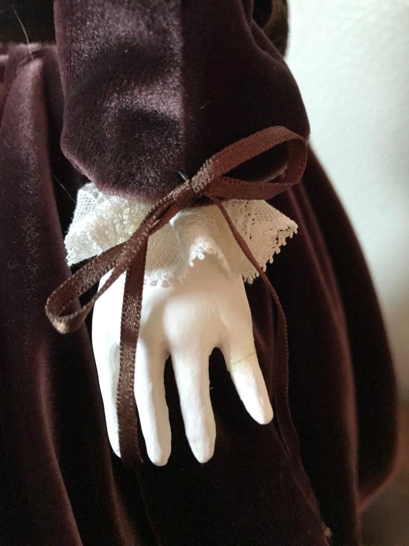 お値下げ‼️創作粘土人形・椅子に座る少女