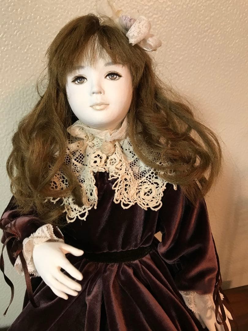 お値下げ‼️創作粘土人形・椅子に座る少女