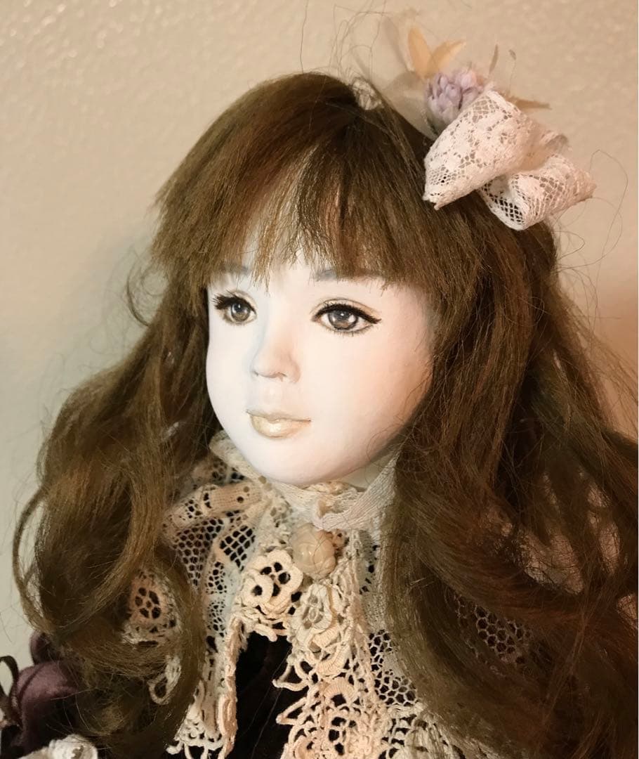 お値下げ‼️創作粘土人形・椅子に座る少女