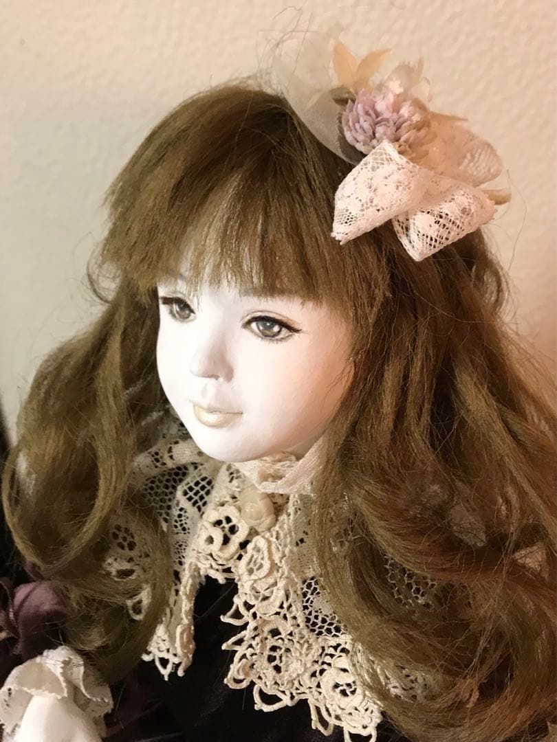 お値下げ‼️創作粘土人形・椅子に座る少女