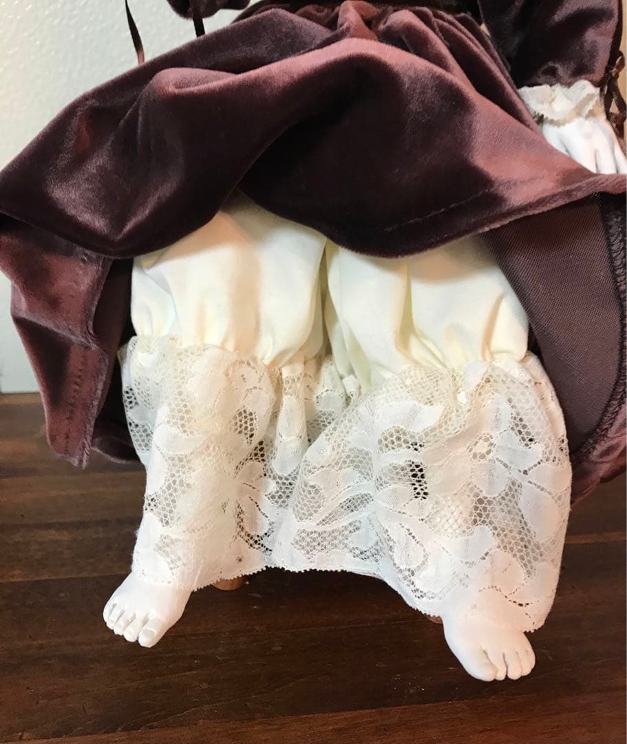 お値下げ‼️創作粘土人形・椅子に座る少女