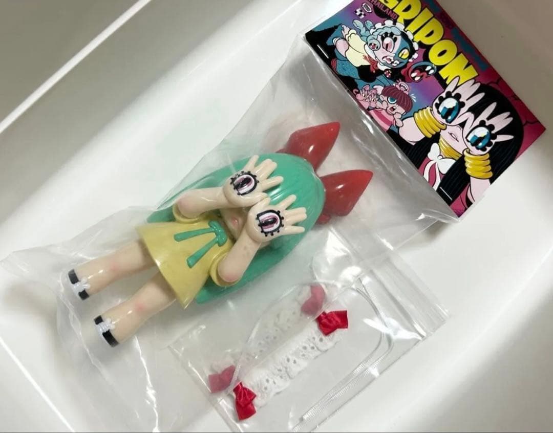 新品 タイ当選品 GRAPE BRAIN ABAO アバオ にぎるちゃん ソフビ