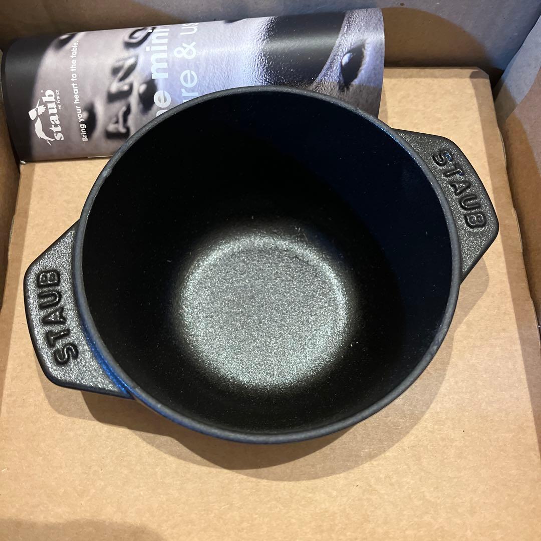 Staub ラ・ココット　DE GOHAN Sサイズ　ブラック