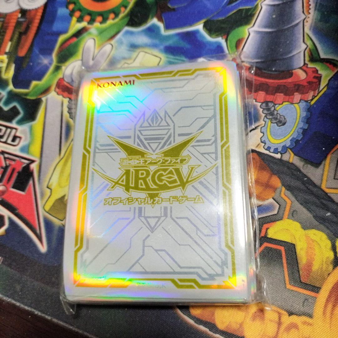 遊戯王 シルバー＆ゴールド 未開封絶版スリーブ - メルカリ