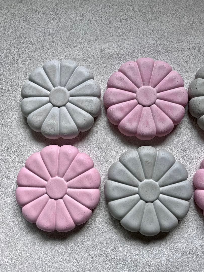 お花のステップストーン 飾り石 花台ガーデン雑貨 セメント製 モルタル