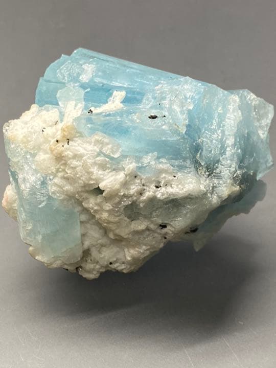 [超希少]SSSブラジル産   137ｇアクアマリン原石