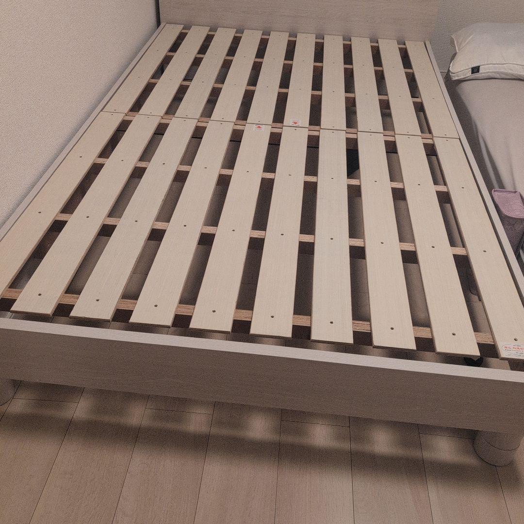 木製セミダブルベッドフレーム 照明付き1年半使用