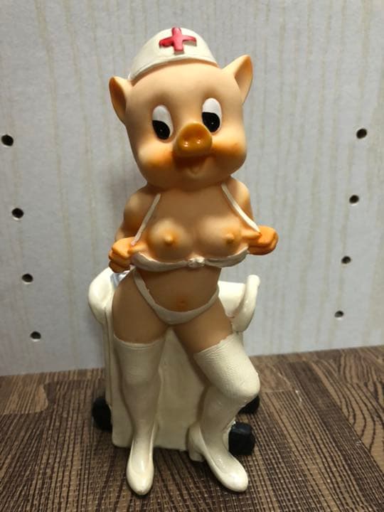 セクシーナース　ブタ　置物