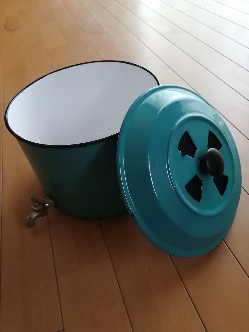 ホーロー　レトロ　昭和　タンク　バケツ　蛇口付き　ブドウ