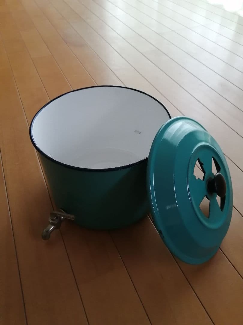 ホーロー　レトロ　昭和　タンク　バケツ　蛇口付き　ブドウ