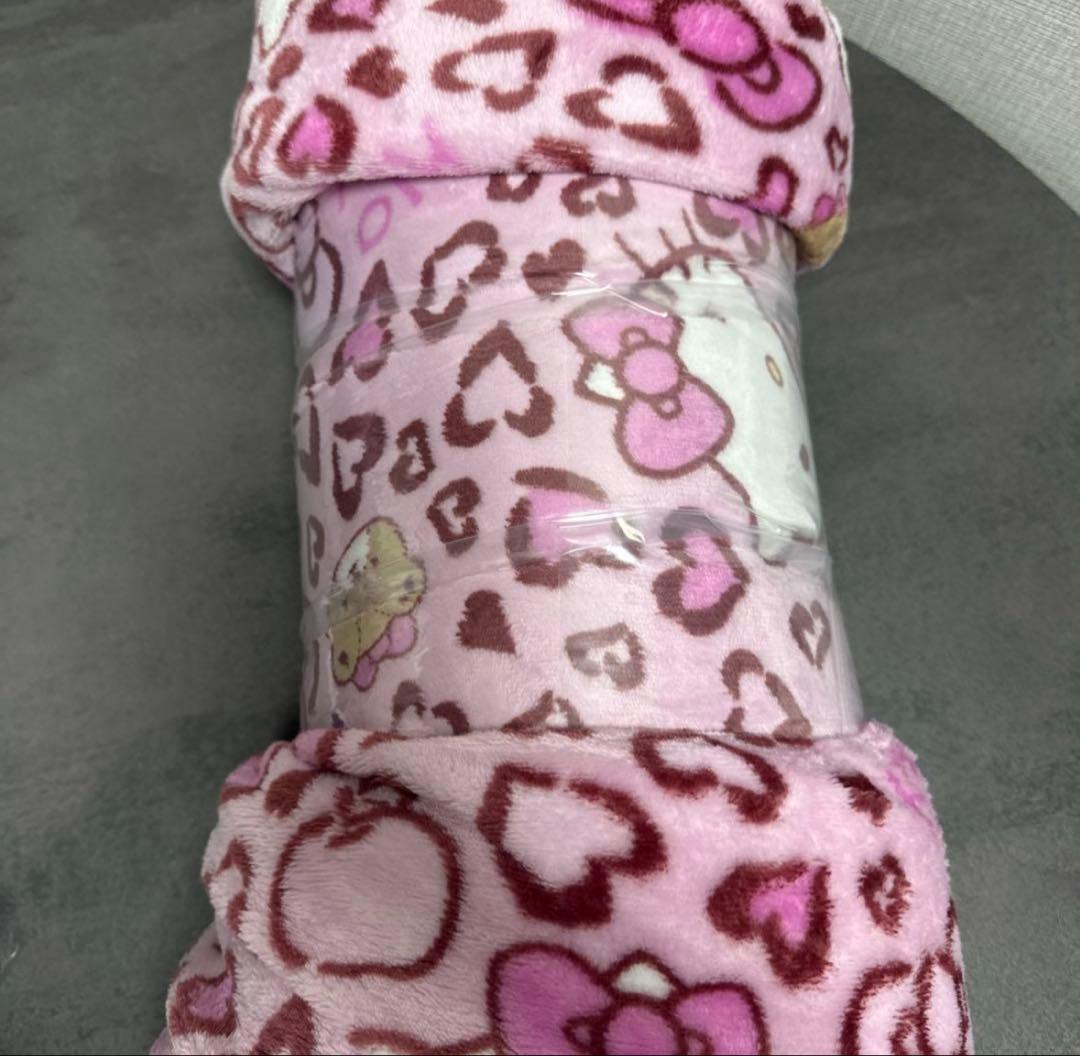 新品♡キティ　ヒョウ柄 毛布にもなるあったか掛けカバー　KITTY ピンク