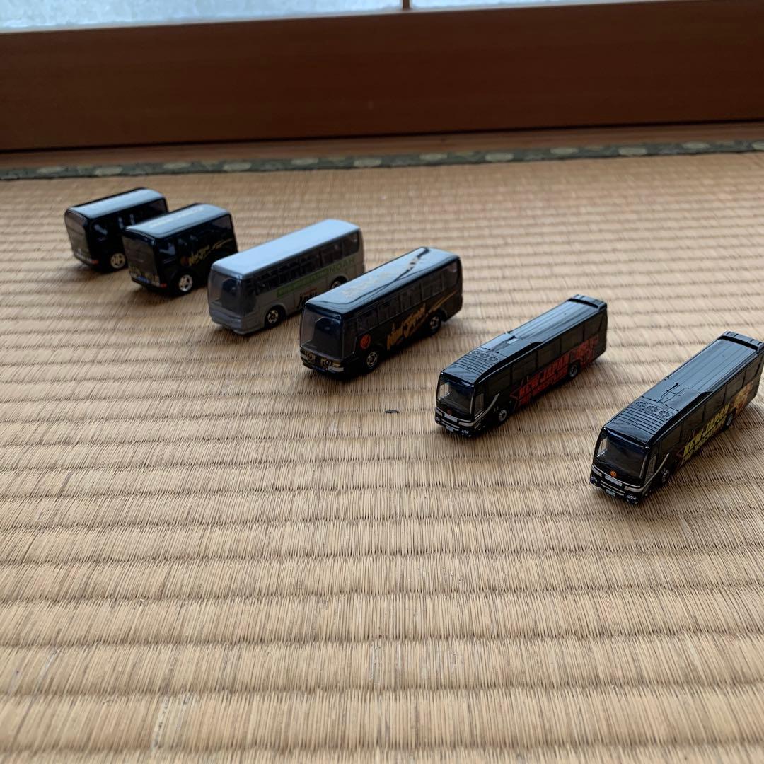 新日本プロレス&プロレスリングNOAH 選手用巡業バスミニカーセット