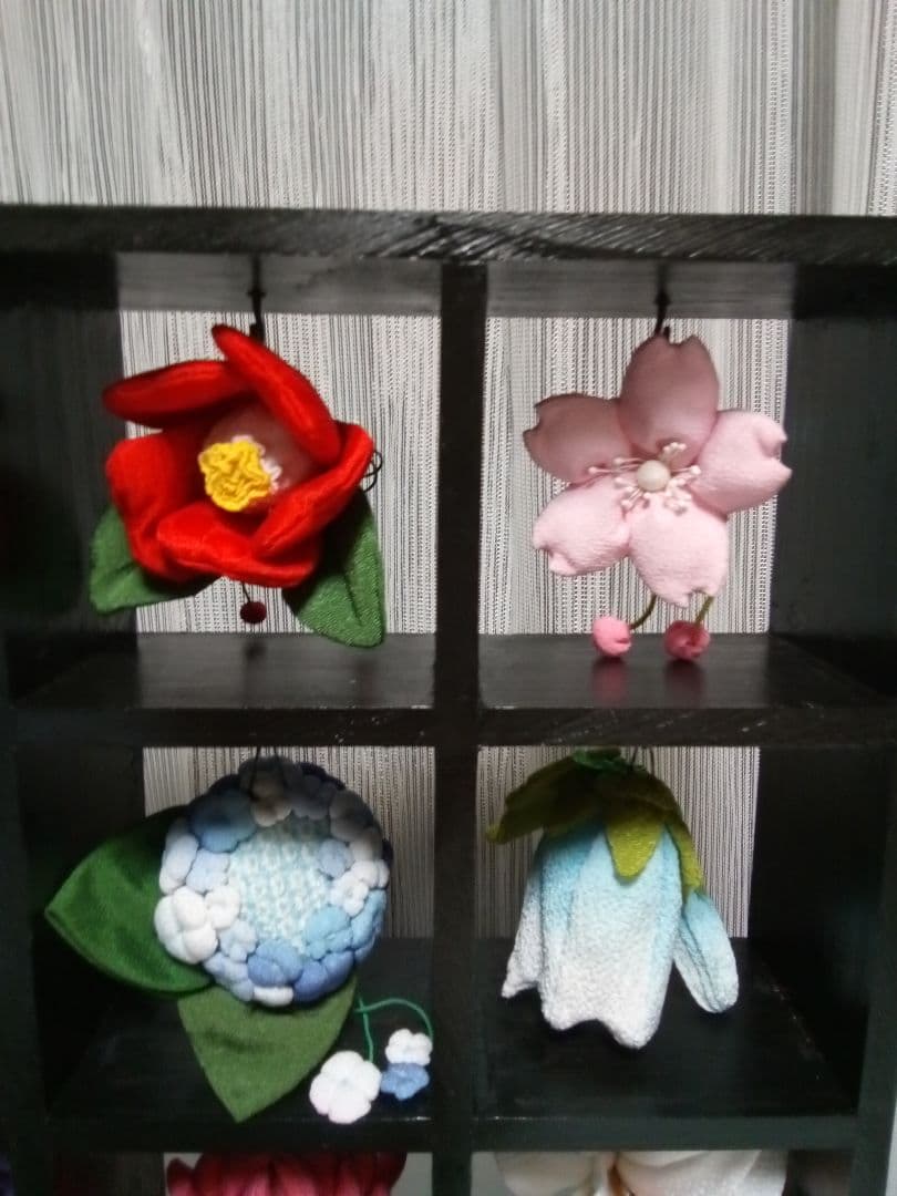 ちりめん細工　　四季の花飾り