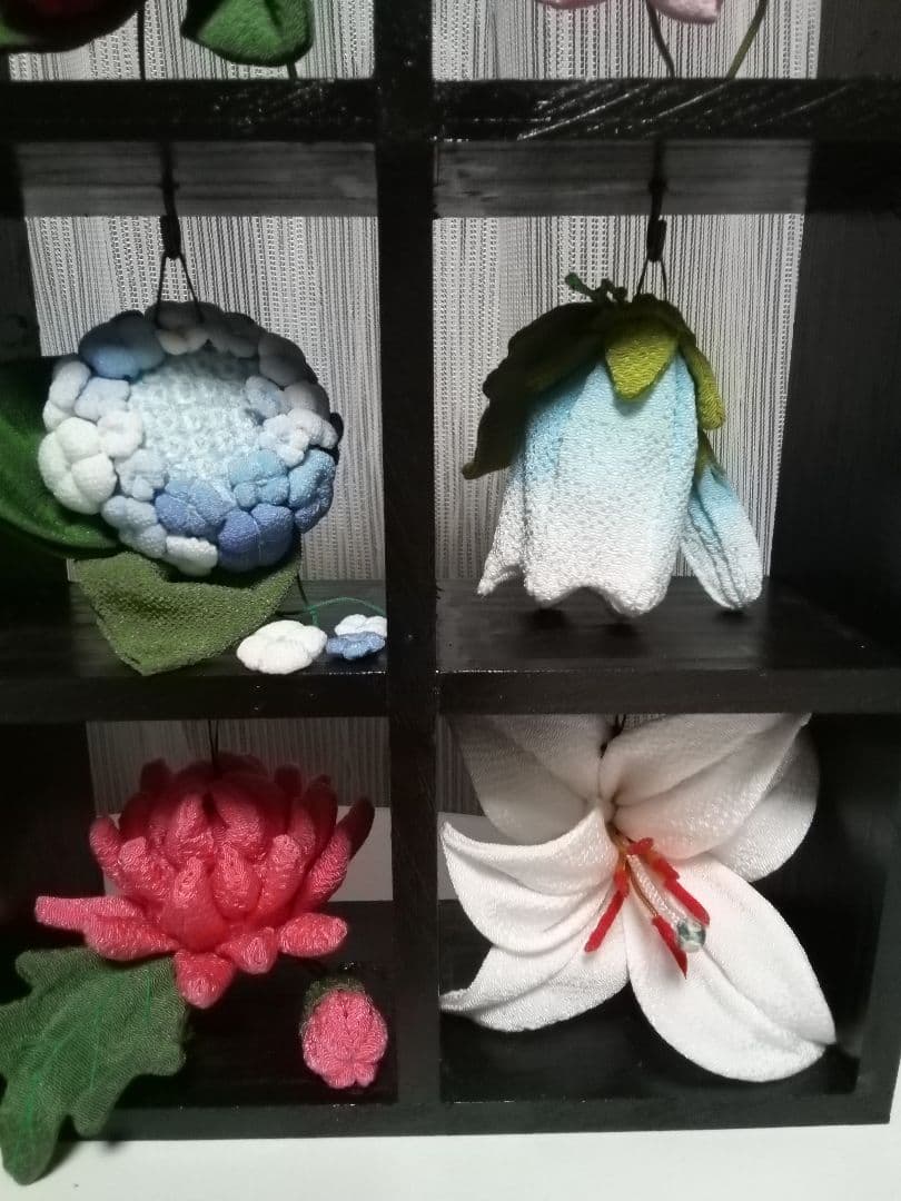 ちりめん細工　　四季の花飾り