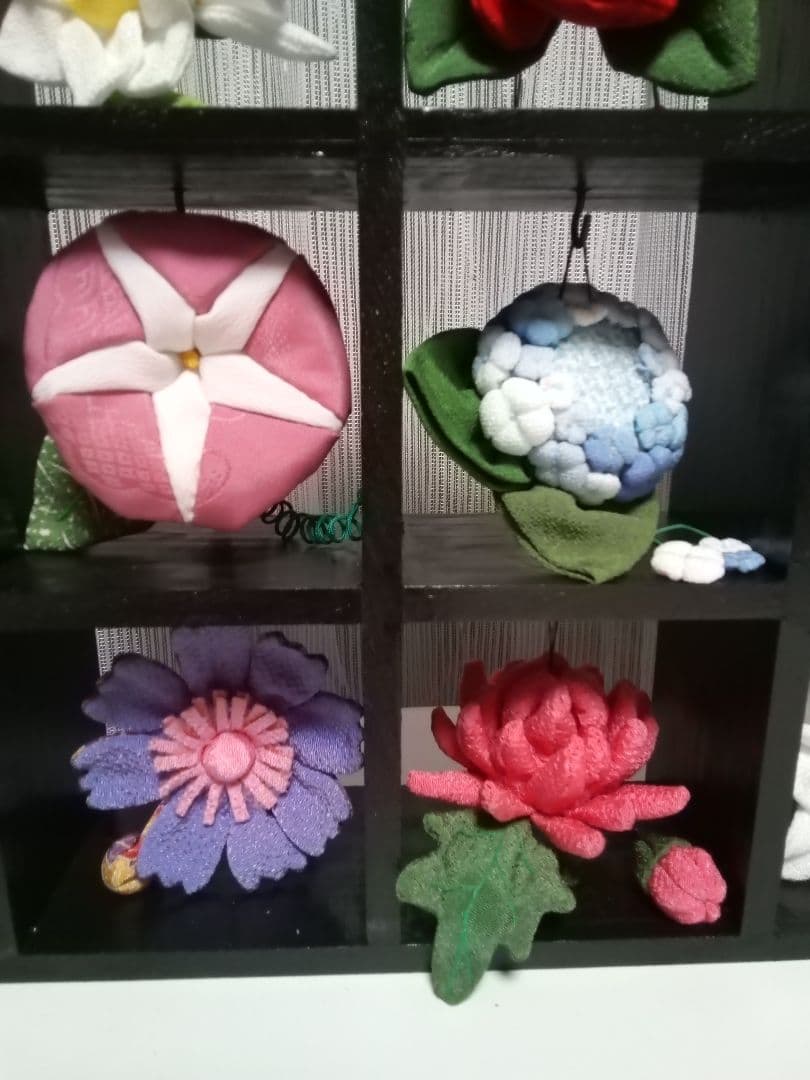 ちりめん細工　　四季の花飾り