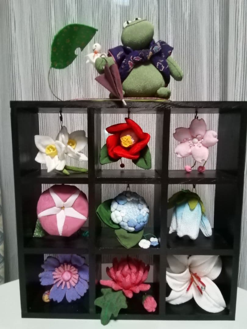 ちりめん細工　　四季の花飾り