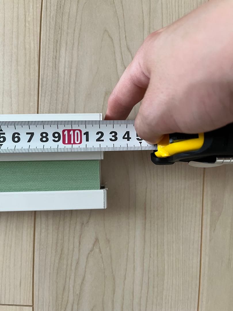 つっぱり式ハニカムスクリーン　非遮光タイプ　コードレス式　【びっくりカーペット】