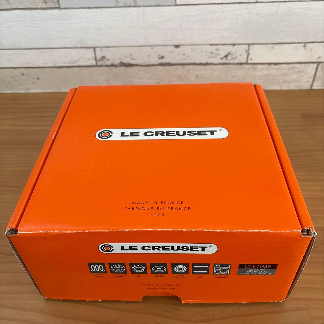 【新品】ル・クルーゼ　20cm ￼￼ ホーロー鍋　赤