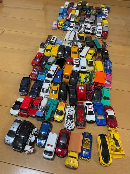 限定値下げ中！】トミカ120台まとめ売り - メルカリ