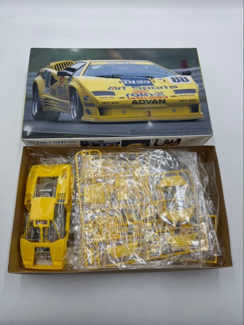 FUJIMI ディアブロ　ポルシェ　カウンタック　プラモデル