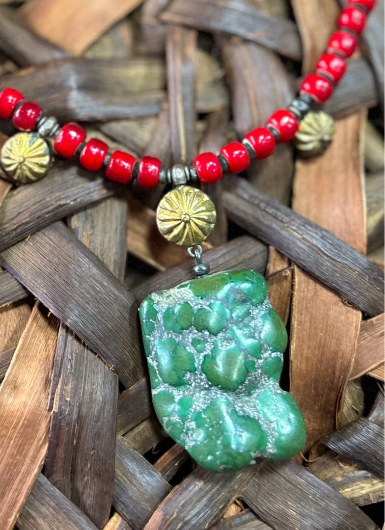 一点物　天然石　トルコ石ネックレス　ホワイトハートビーズ　再度お値下げ♪