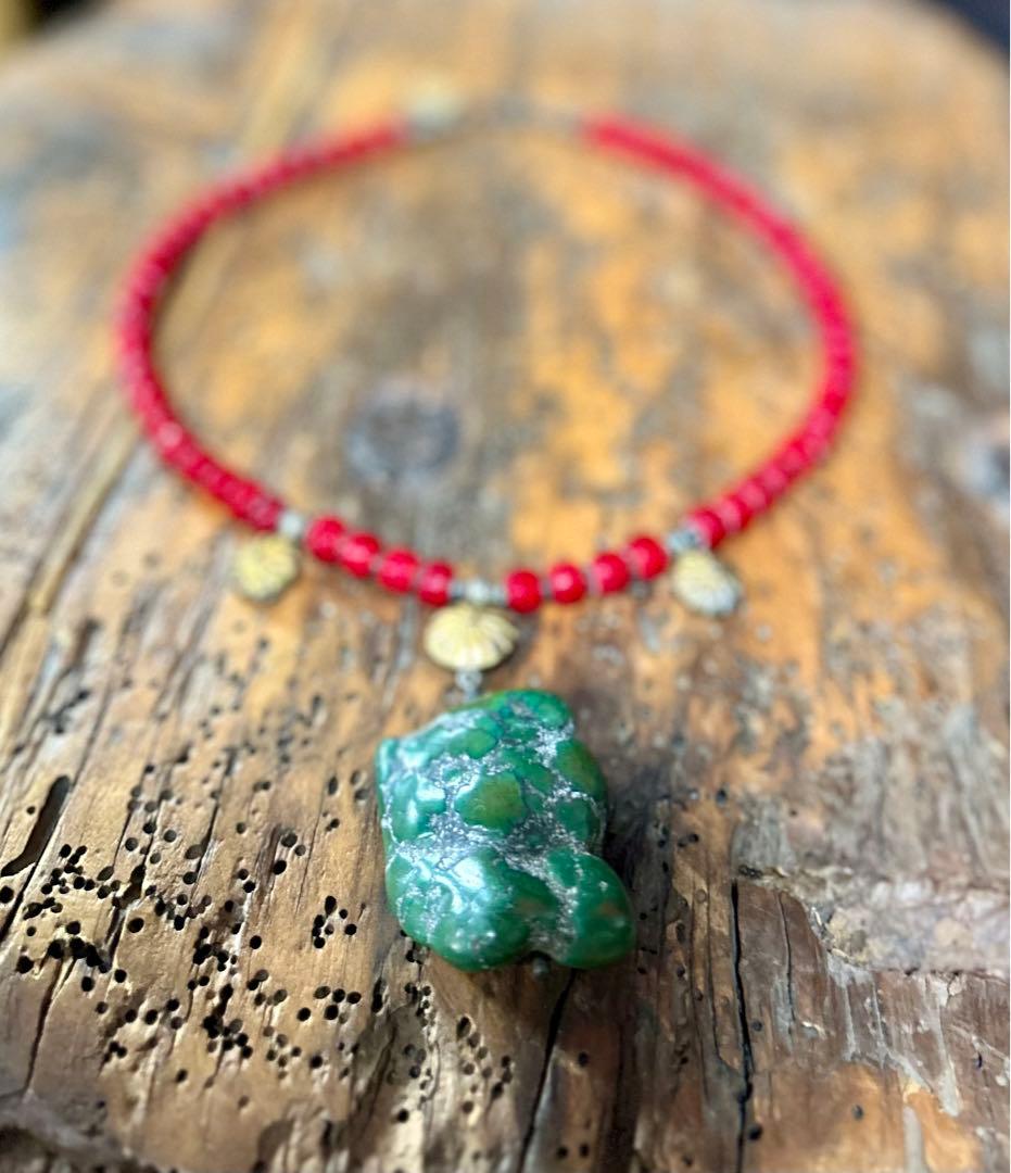 一点物　天然石　トルコ石ネックレス　ホワイトハートビーズ　再度お値下げ♪