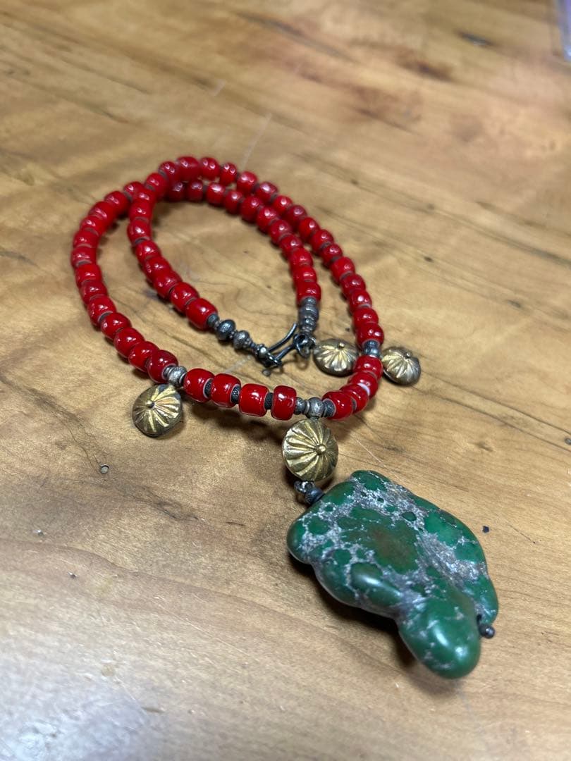 一点物　天然石　トルコ石ネックレス　ホワイトハートビーズ　再度お値下げ♪