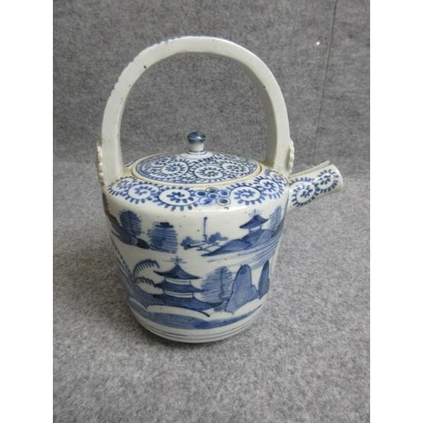 古伊万里染付蛸唐草に山水図銚子箱付き [B28257]