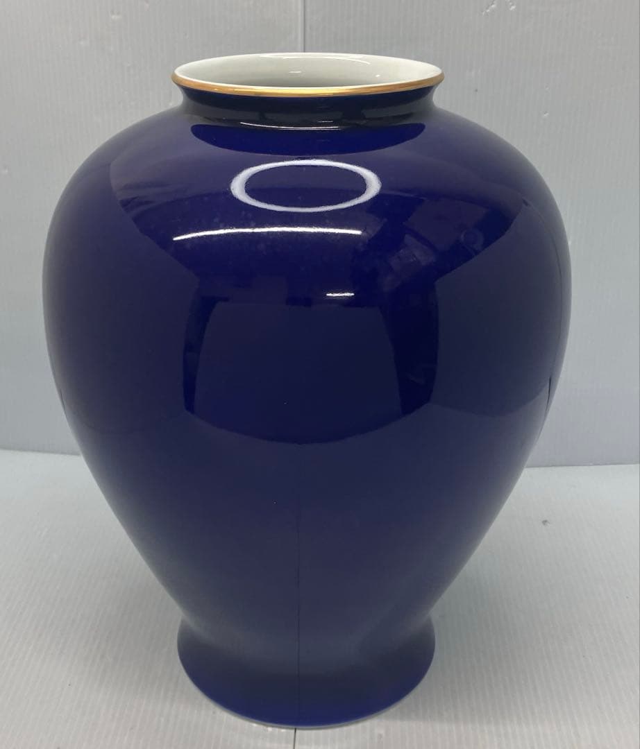 未使用】宮内庁御用達 深川製磁 有田焼 花瓶 ルリ牡丹 金彩 共箱付き