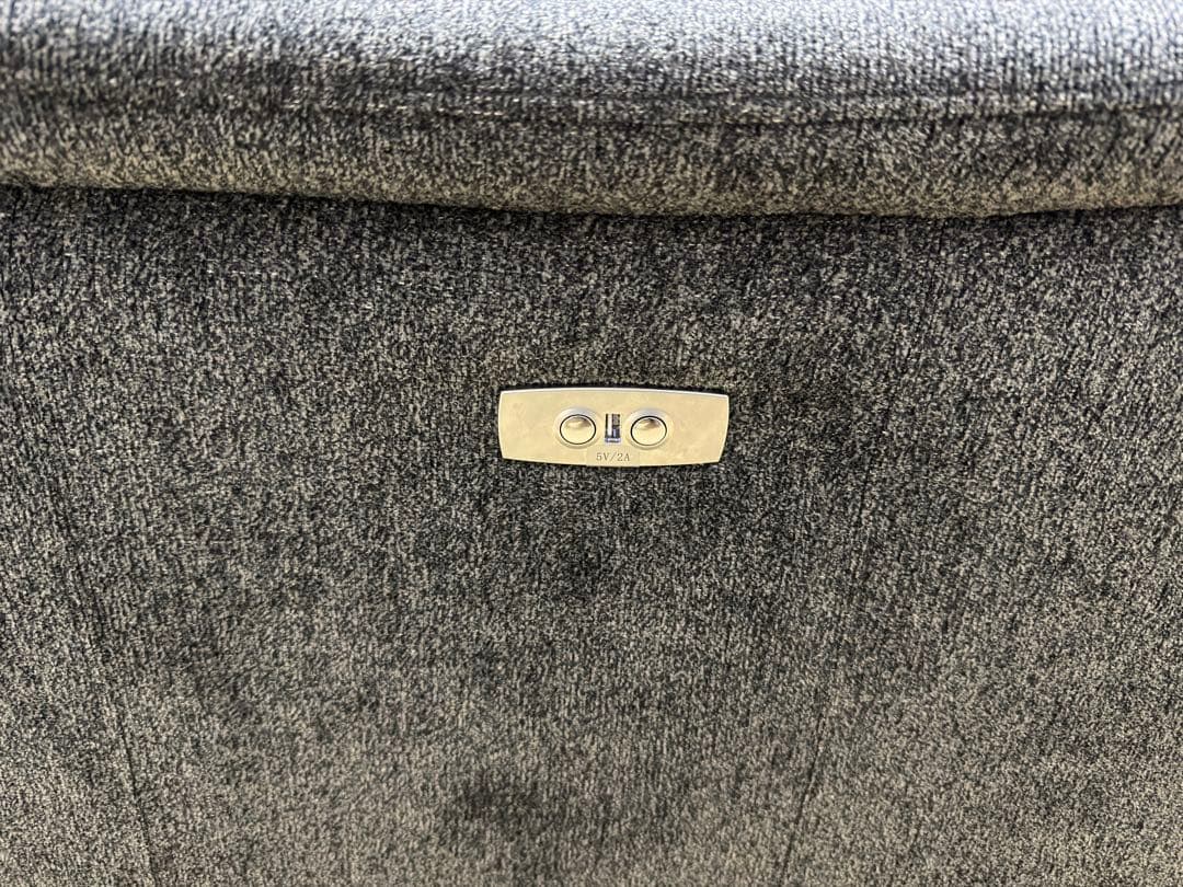 リクライニング機能付きグレー2人掛けソファ