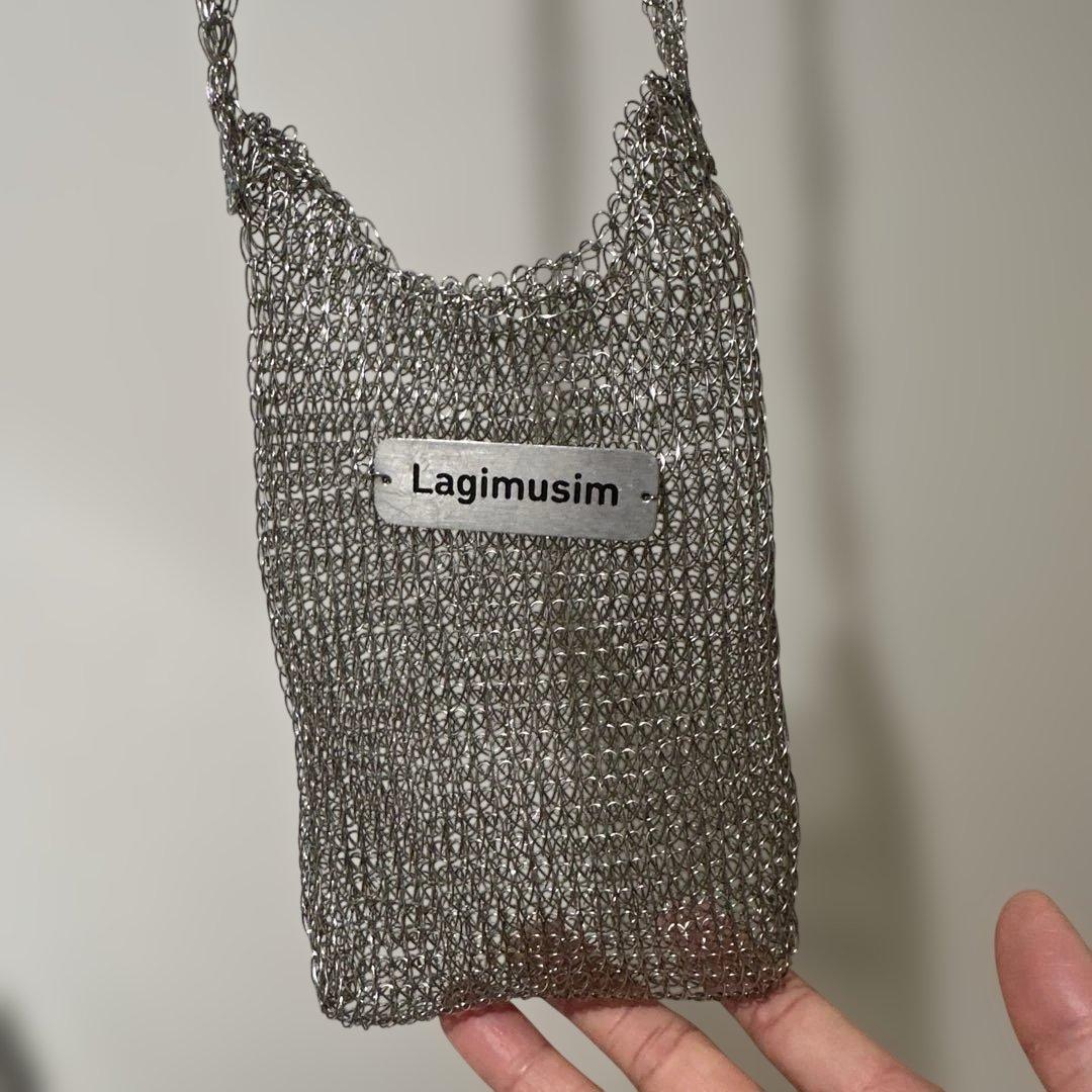 Lagimusimのロゴ付き Wire Knitting Phonebag