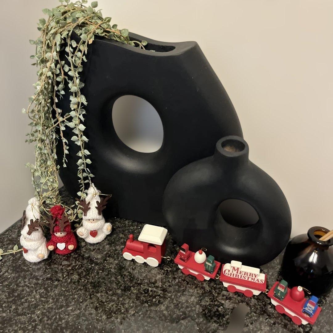 ACTUS インテリア黒いセラミック花瓶とクリスマス置物セット