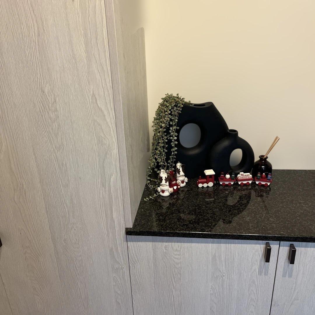 ACTUS インテリア黒いセラミック花瓶とクリスマス置物セット