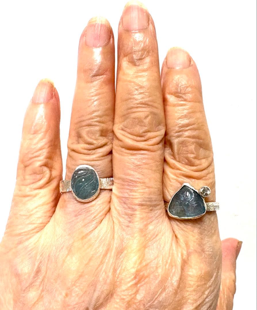 アクアマリン カービング　シルバーリング 彫刻模様