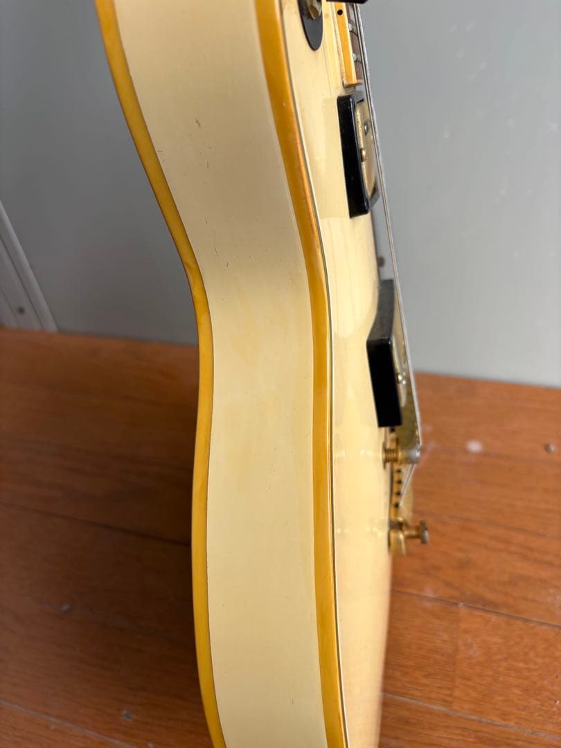 S.G.Galan。クリームホワイト