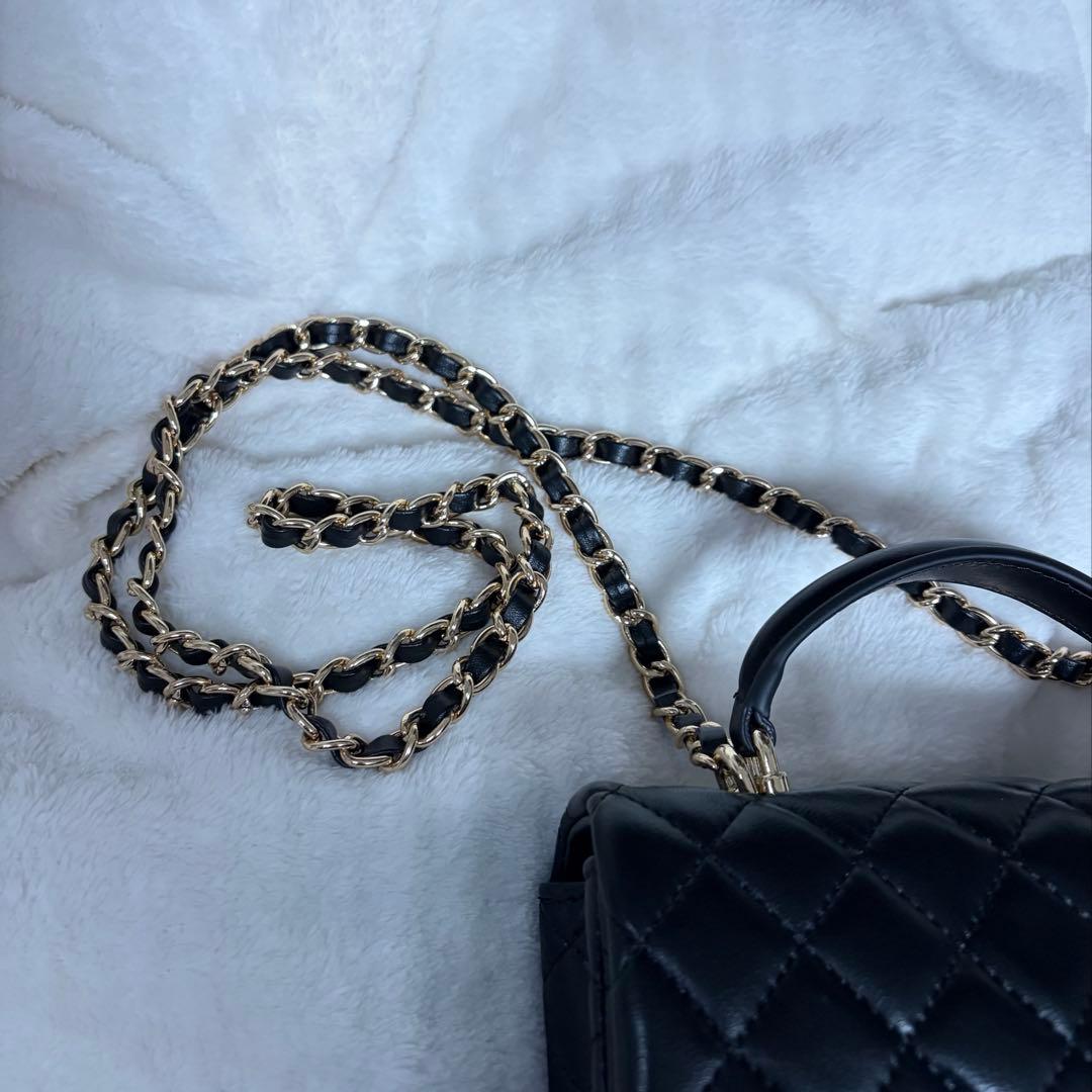 ブラックショルダーバッグ　ノベルティ　CHANEL