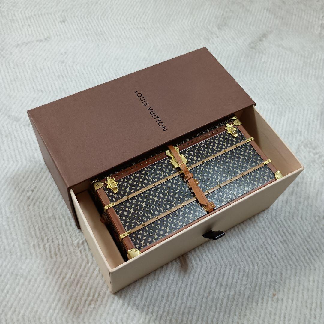 LOUIS VUITTON ミスフランス　ペーパーウェイト　トランクノベルティ