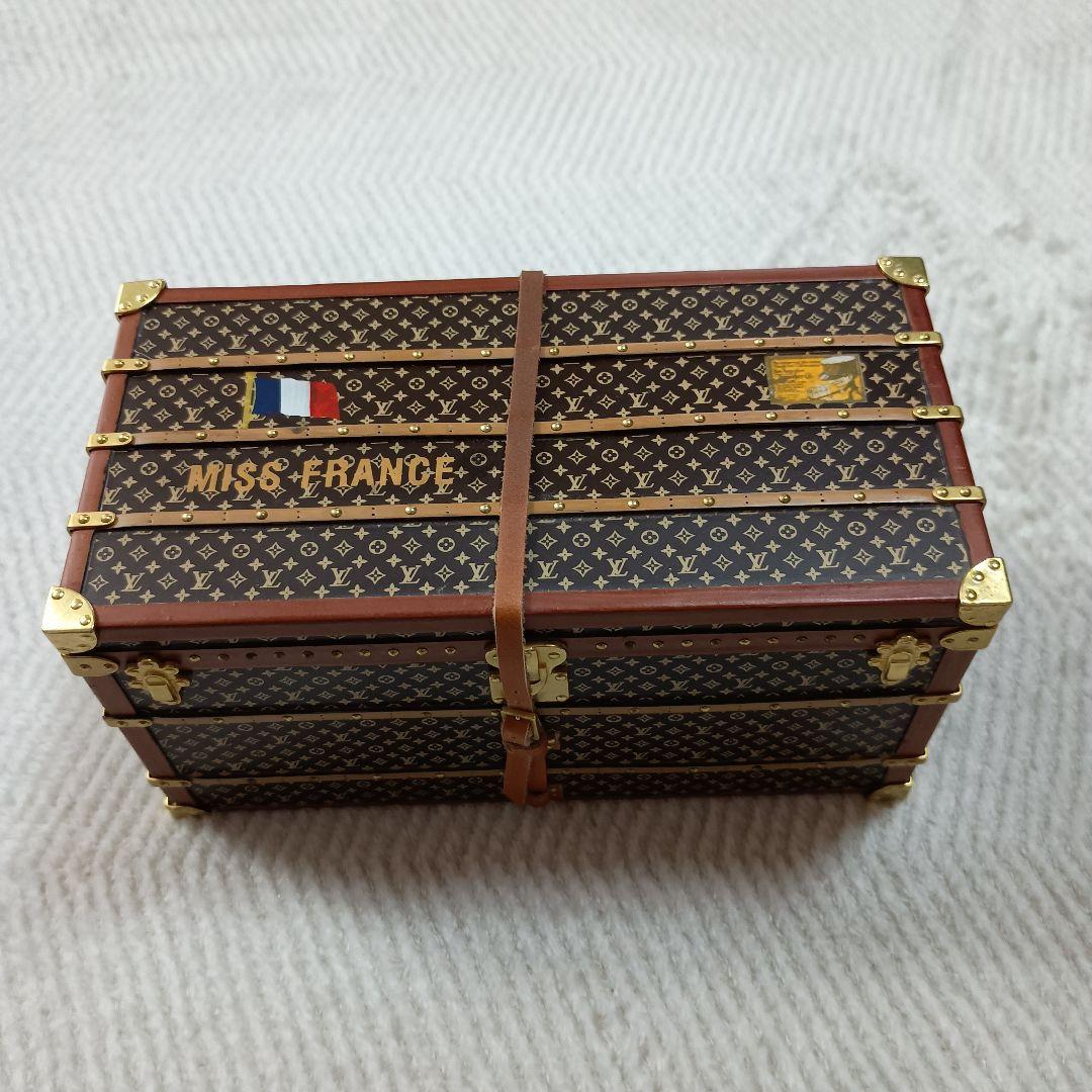 LOUIS VUITTON ミスフランス　ペーパーウェイト　トランクノベルティ