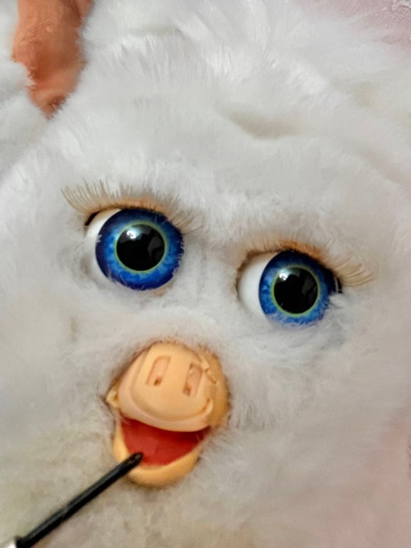 Furby 2（ファービー2）ドイツ語版 シュガースノー ブルーアイ 可動品