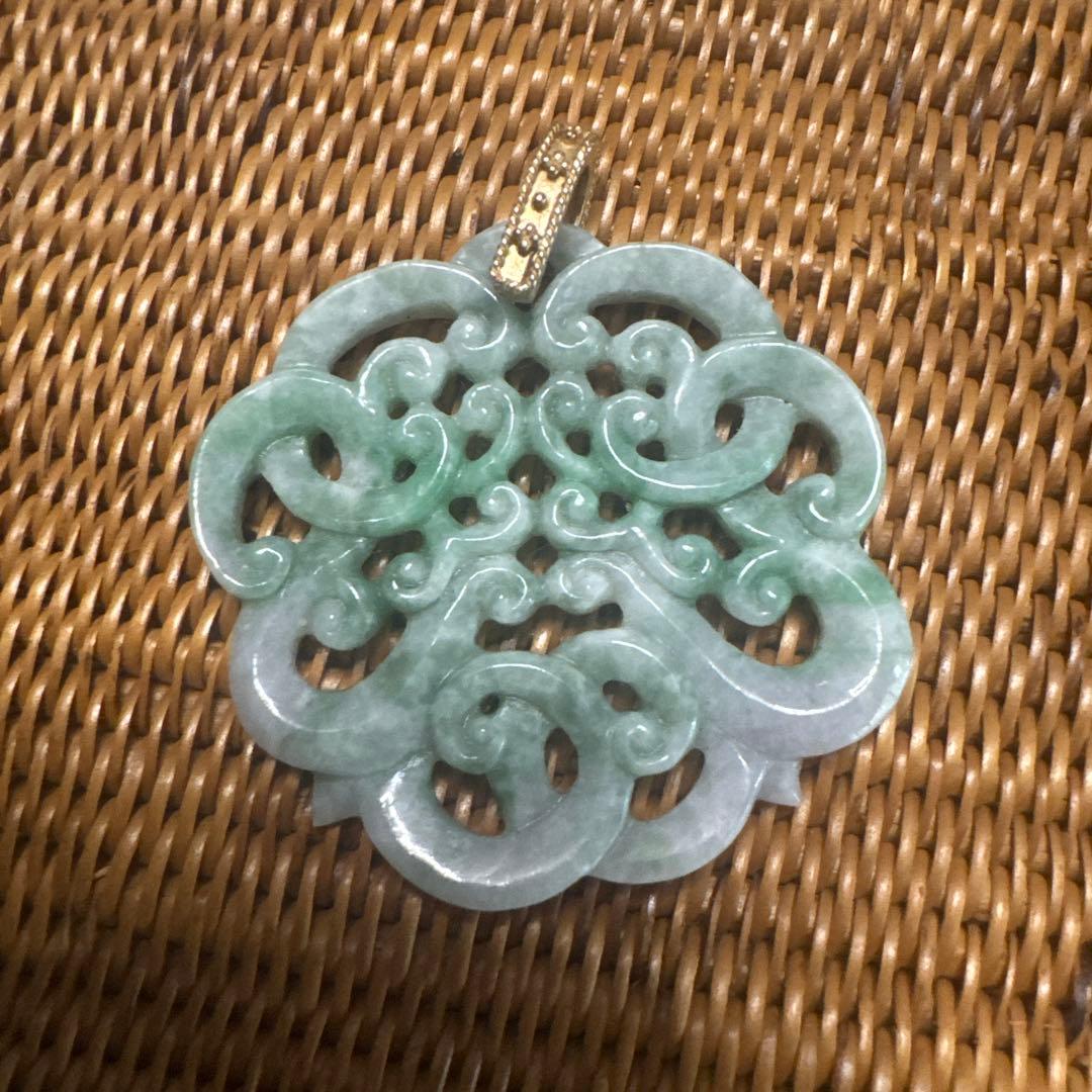 本翡翠 瑞雲　ペンダントトップ　45mm 10k