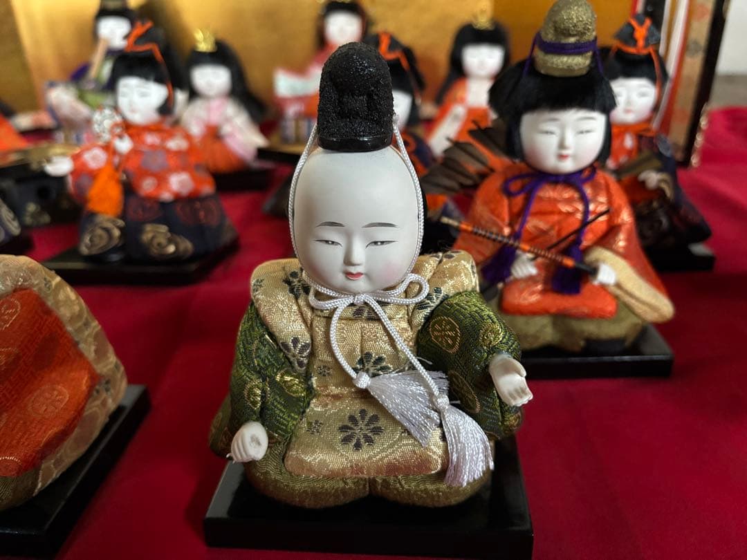 木目込み15人揃い25号紅金花エボシ