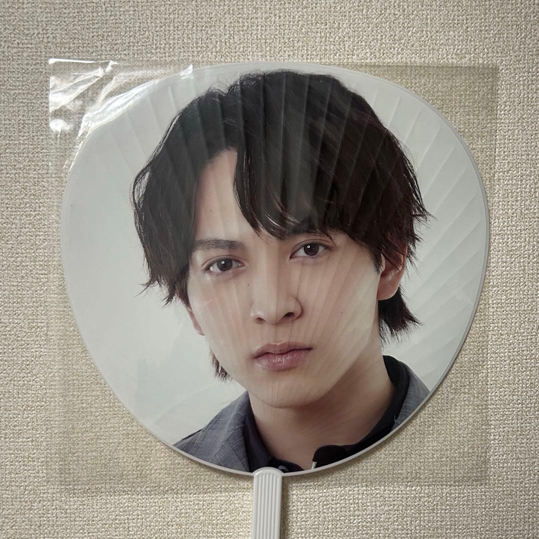 吉田仁人 エビライ うちわ 2枚セット - メルカリ