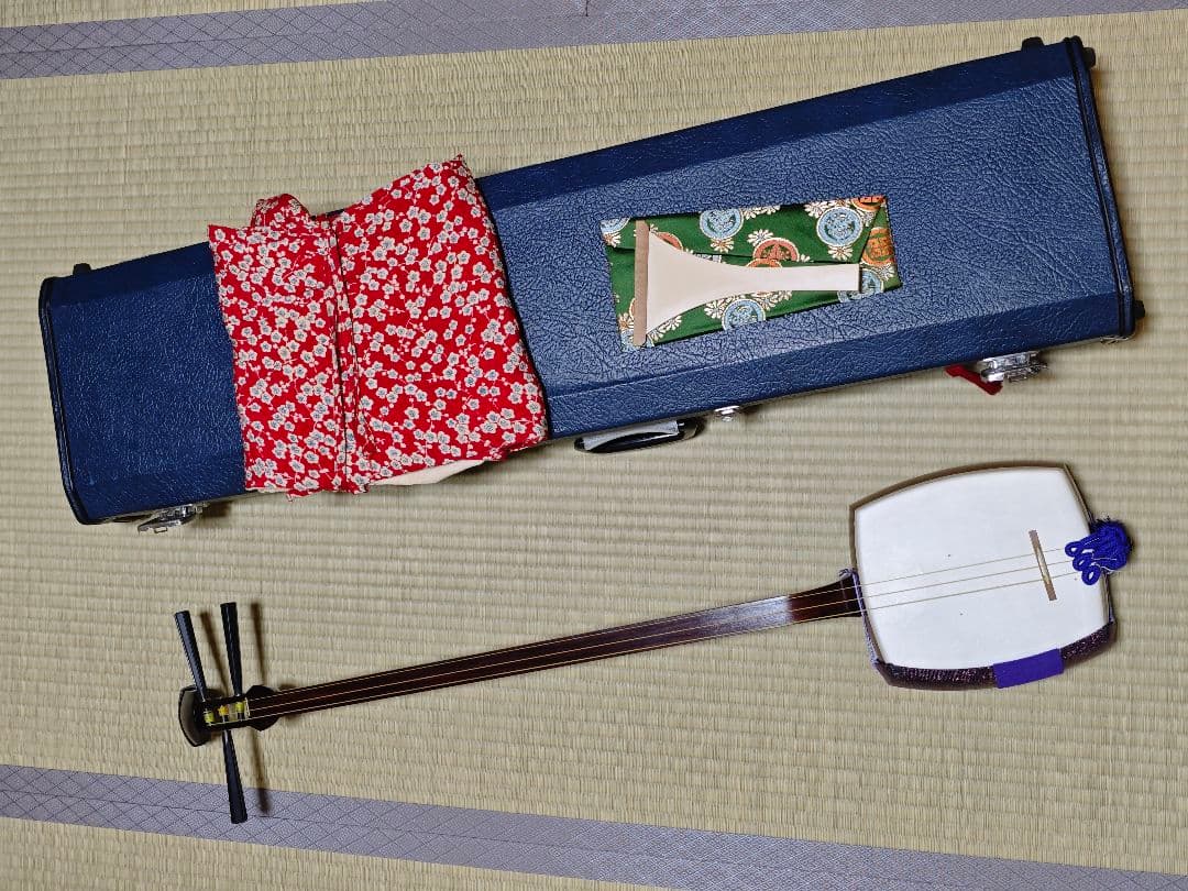 三味線 バチ、駒付き 紅木 皮破れ無し