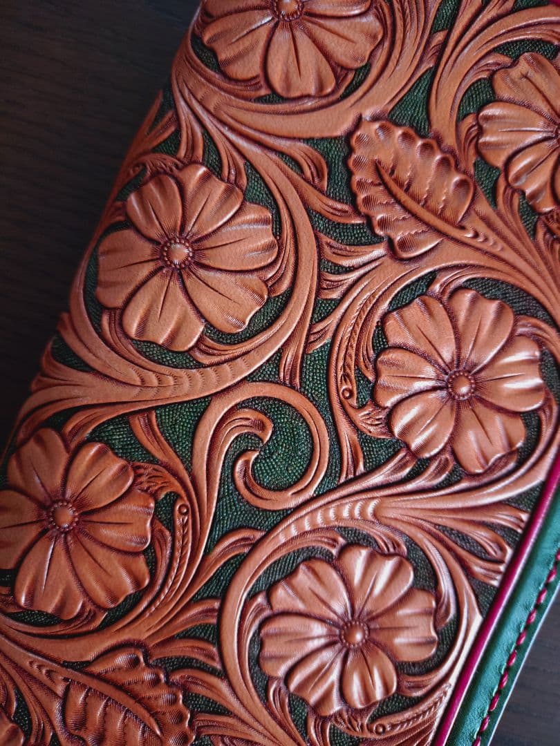 ラウンドファスナーウォレット　レザーカービング