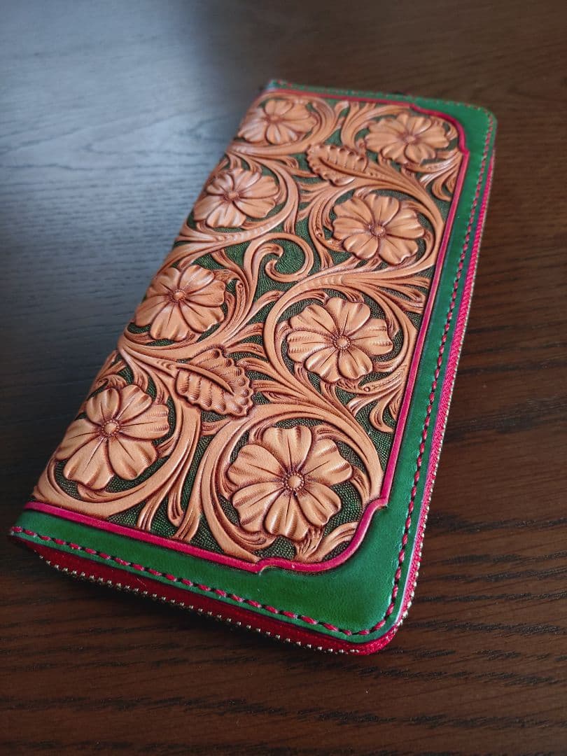 ラウンドファスナーウォレット　レザーカービング